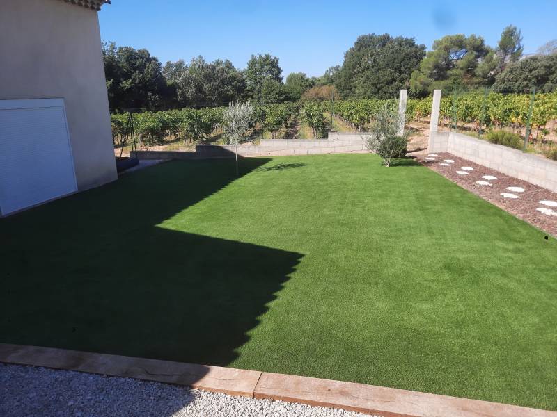 Jade Espaces Verts Réalisation de travaux d'aménagement extérieur pour une villa près d'Aubagne dans les Bouches-du-Rhône