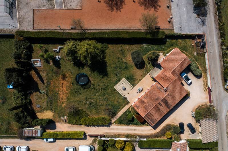 Jade Espaces Verts Création d'une toiture végétalisée pour une maison individuelle à proximité d'Aix-en-Provence