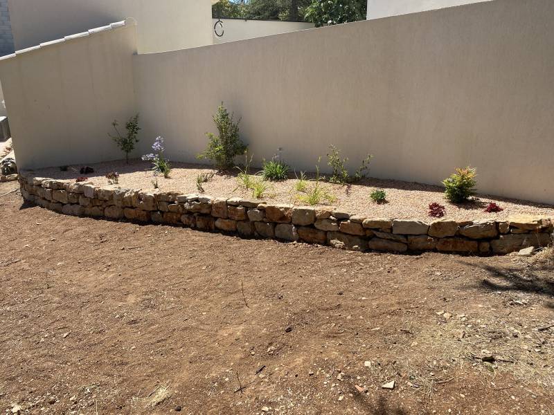 Jade Espaces Verts Travaux de terrassement pour la création d'un jardin public près du Luc 83340