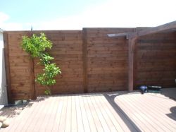 Palissade bois pour fermer une terrasse dans le var
