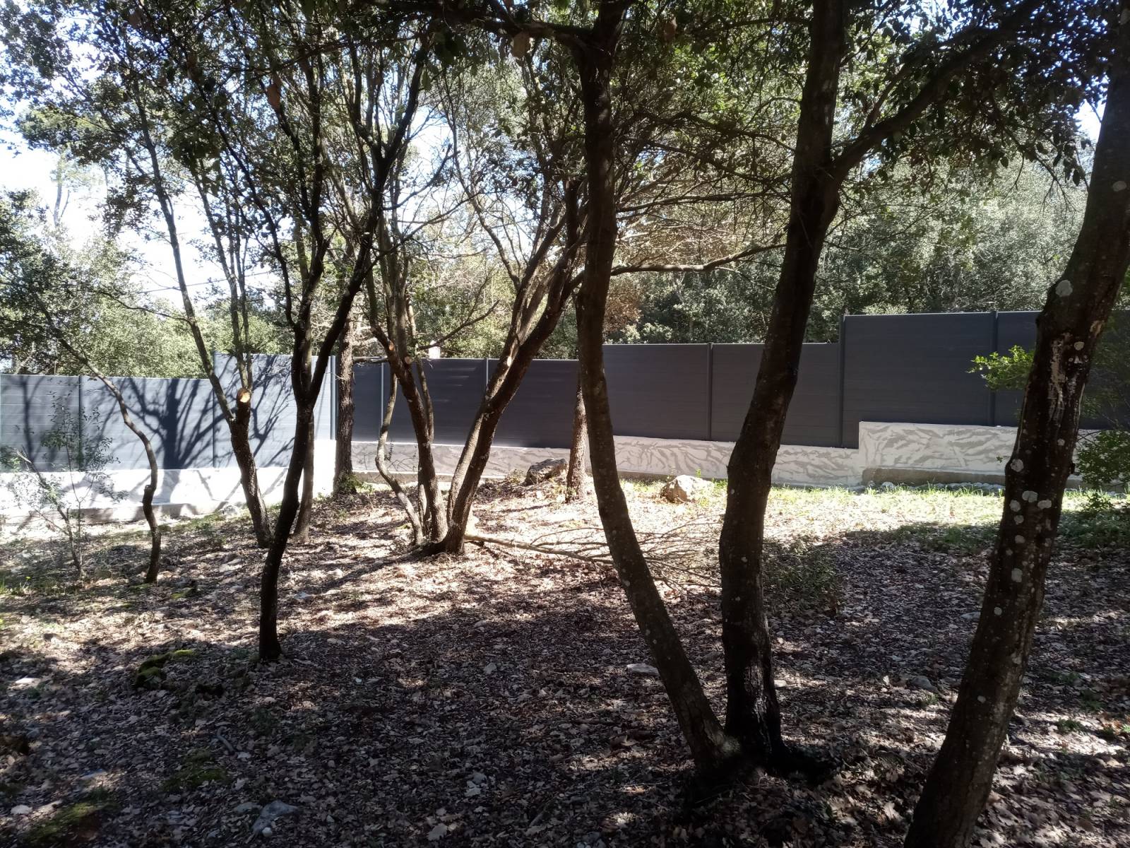 Clôture en plastique recyclé dans le var