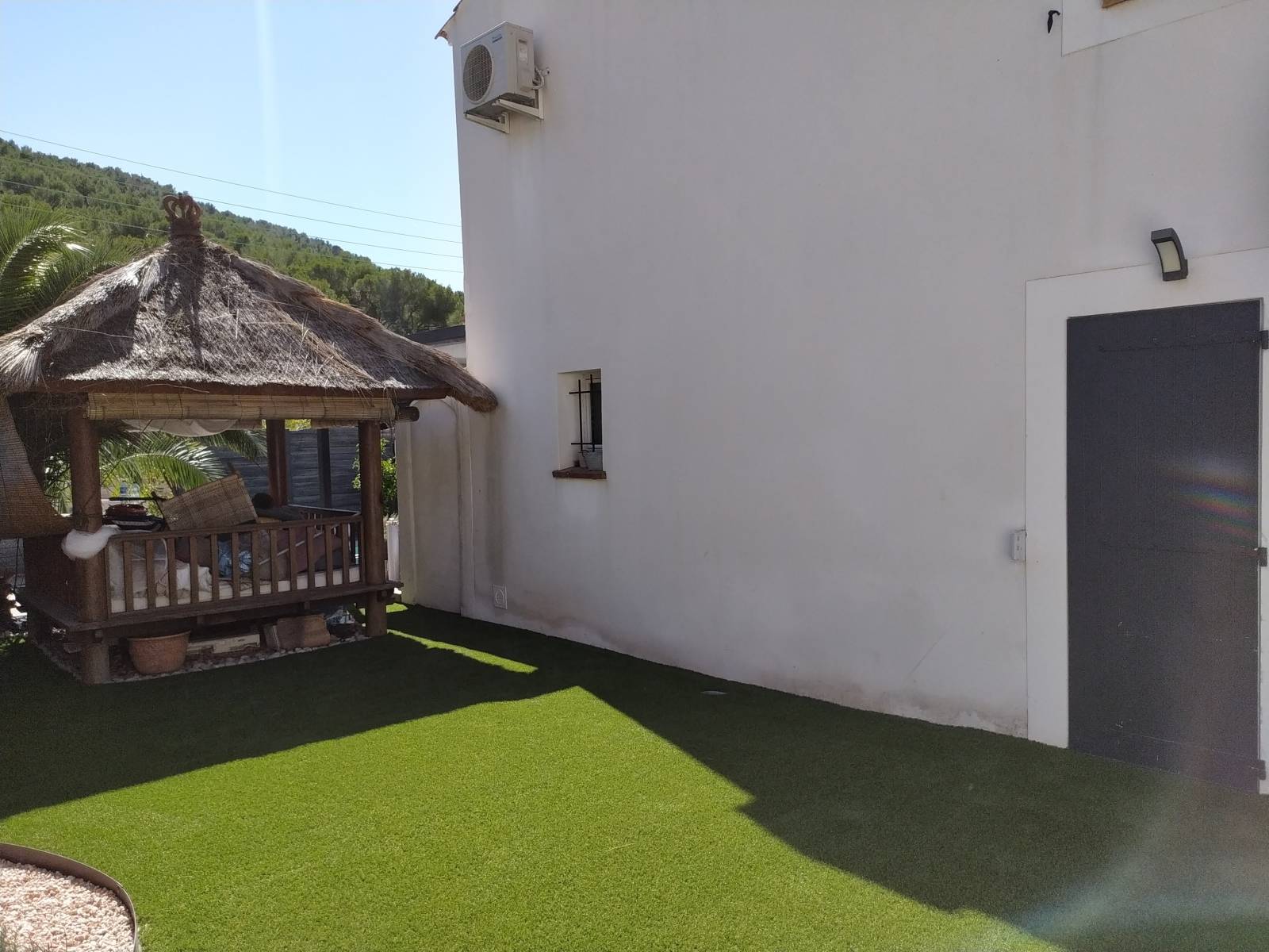 Un gazon synthétaique installé à Marseille