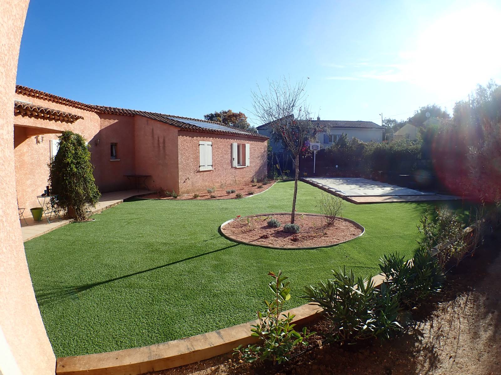 Gazon synthétique posé à St Maximin dans le Var