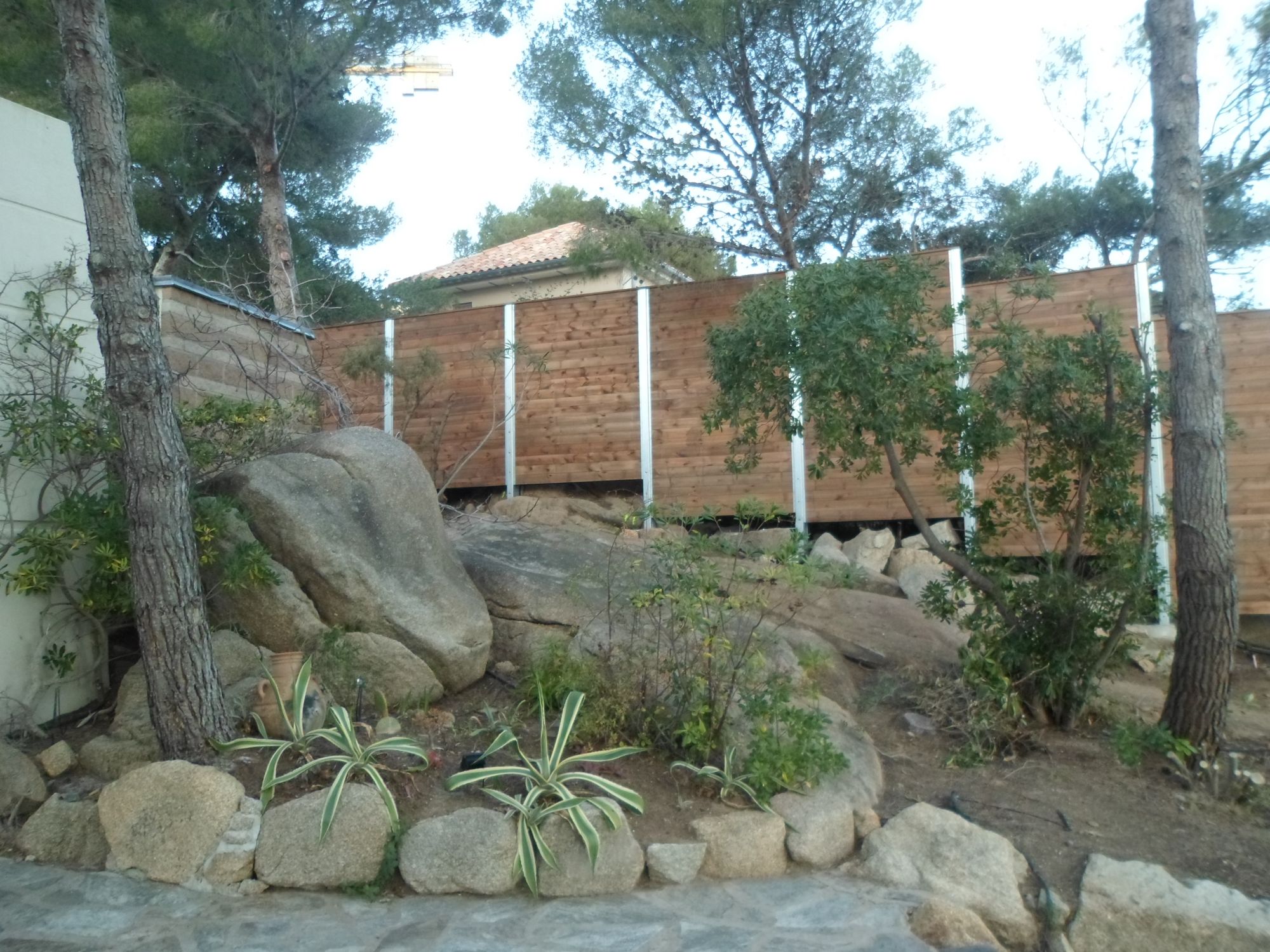 Palissade bois avec poteaux galva dans le var