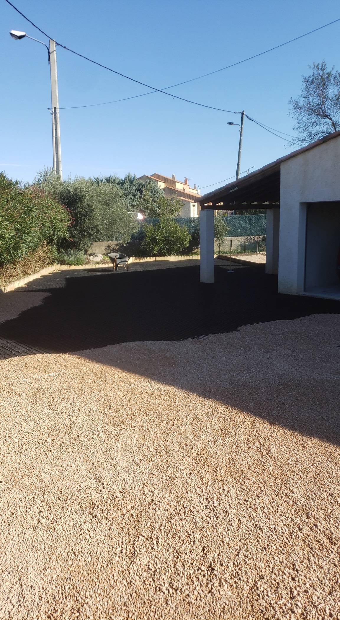 Parking en cours de stabilisation dans le Var