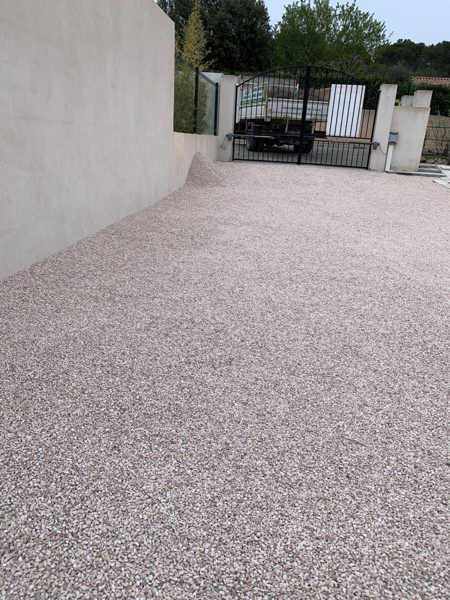 Parking stabilisé avec dalle gravelgrid dans le var