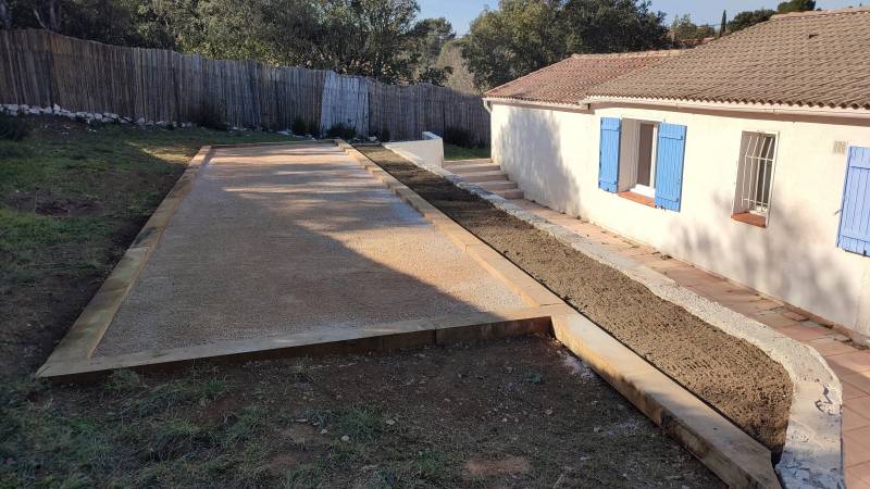 création d'un terrain de pétanque à St Maximin