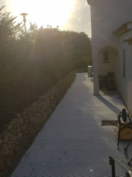 Stabilisation entrée pietonne avec dalle gravel Grid à pourrières