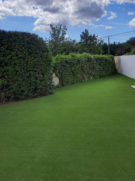 Installation de gazon synthétique à Saint Maximin La Sainte Baume à côté d'Aix en Provence