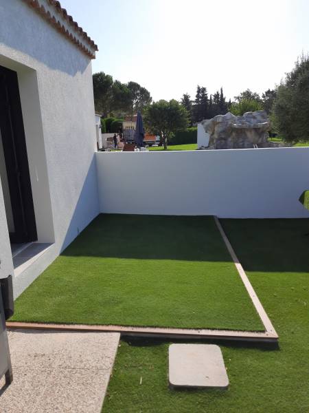 Terrasse engazonnée également à St Maximin La Ste Baume