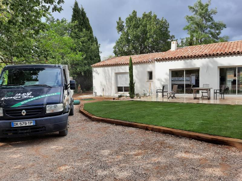 Gazon en plaque à Nans les Pins dans le Var