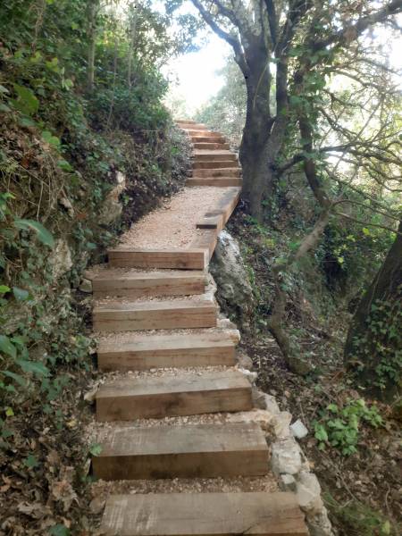 Escalier et pas d'âne à Ponteves dans le Var