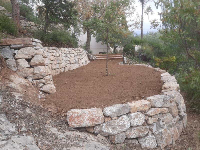 création d'un bancaou à St Maximin la Ste Baume