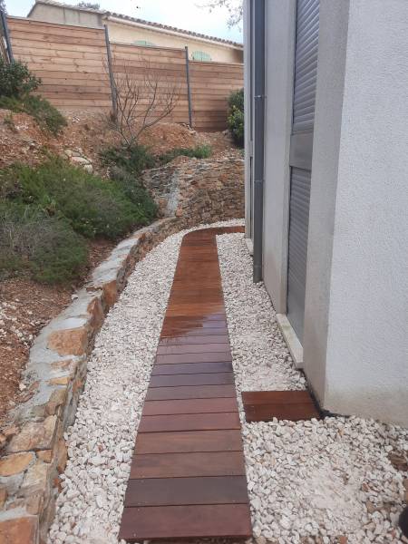 Passerelle en bois à saint maximin la sainte baume