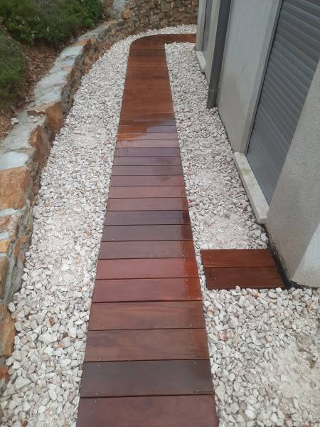 La passerelle en ipé à St Maximin La Ste Baume