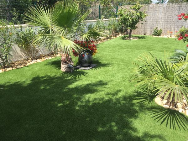 Gazon synthétique Royal Grass posé dans le var