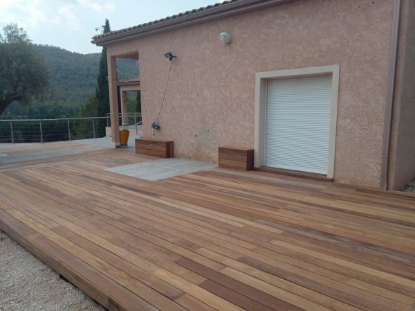 Terrasse cumaru à brignoles dans le Var