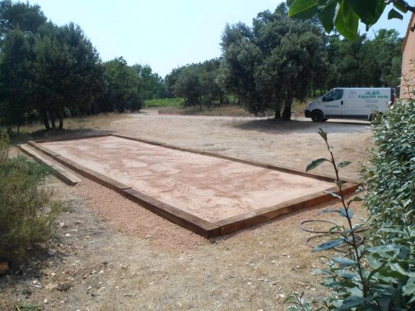 Terrain de pétanque à Nans les Pins
