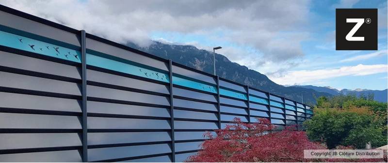 Palissade occultante en acier dans le var
