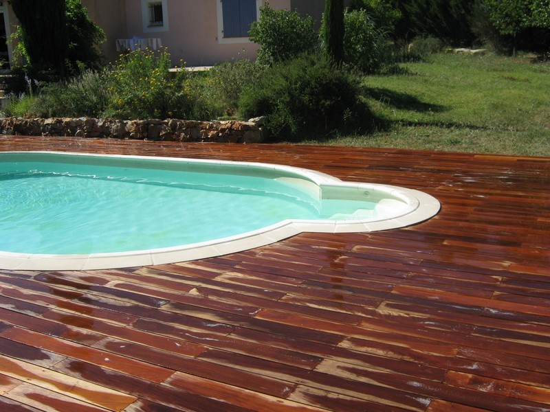 Terrasse bois a Oliières dans le var