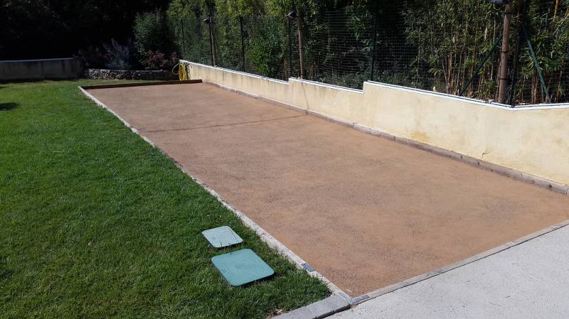 Terrain de pétanque à St Maximin dans le Var