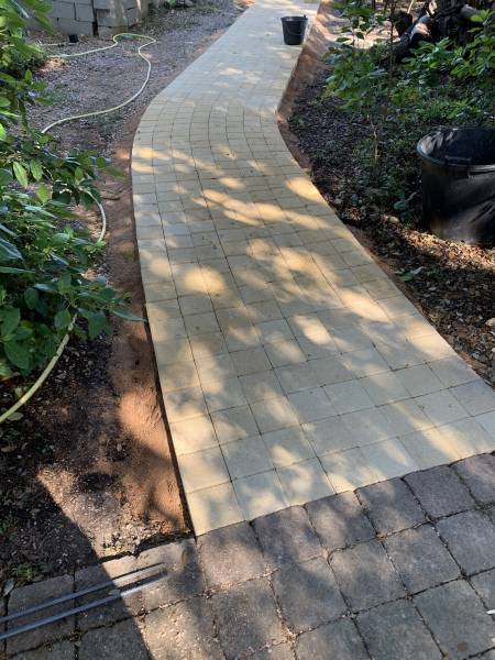 Allée carrosable en pavé carré à Saint Maximin La ste Baume