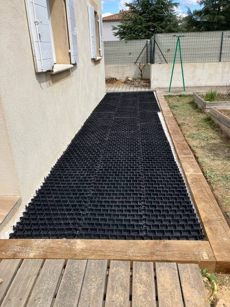 Stabilisation passage avec dalle spéciale gravier à St Maximin La Ste Baule