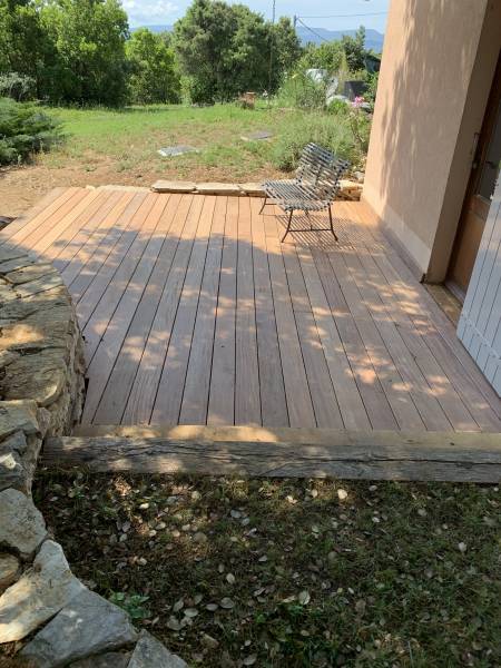 Terrasse en bois exotique du Cumaru à St Maximin