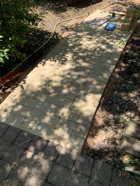 Création d'allé carrosable avec des pavés