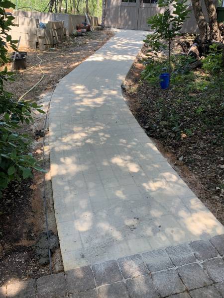 Réalisation d'une allée carrossable avec une courbe à St Maximin